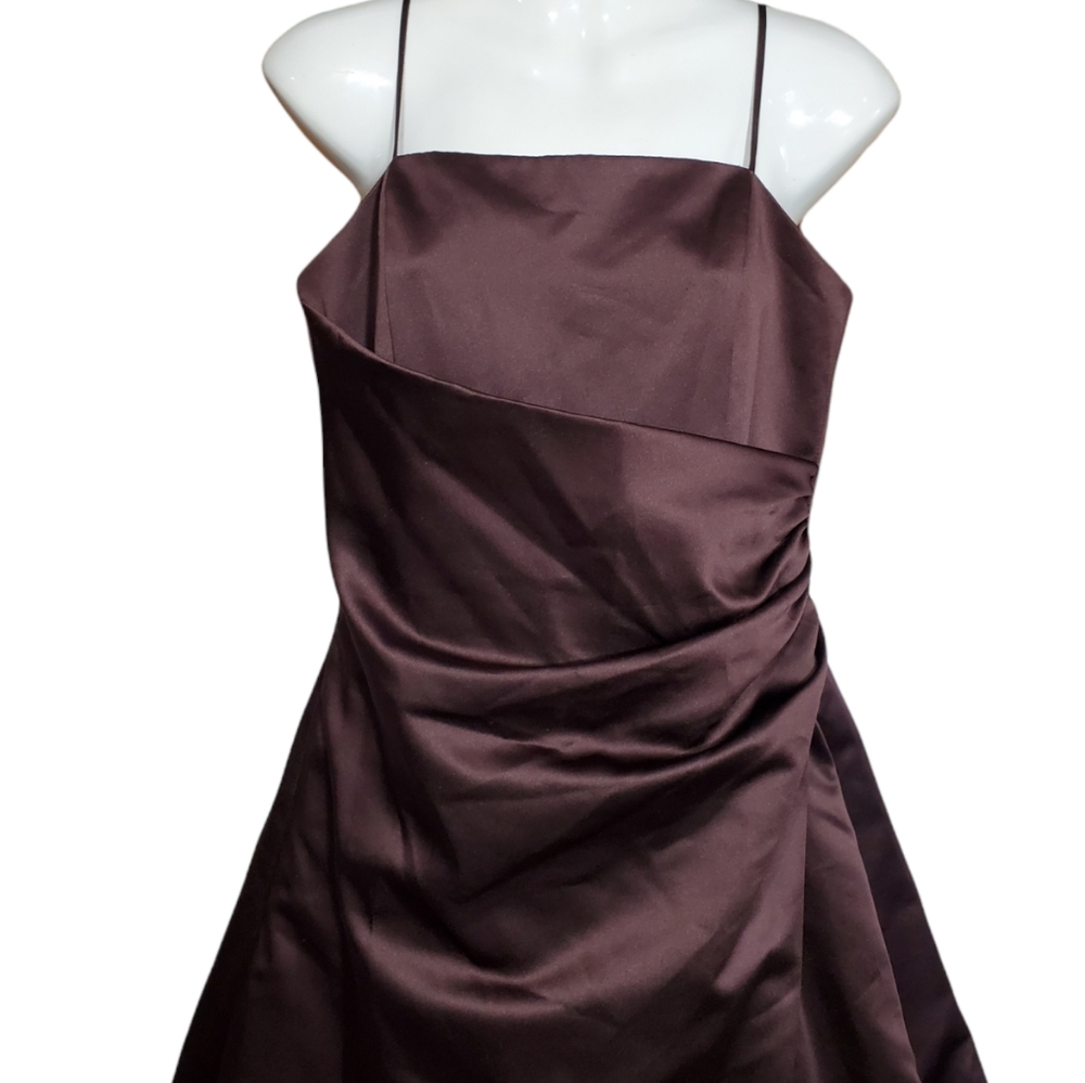 Formal dress - Picture 2 of 8